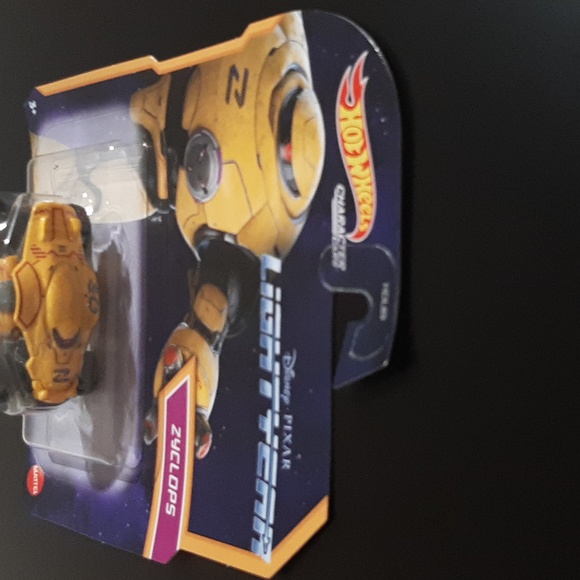 2022 Zyclops Lightyear Hot Wheels Disney Pixar Character Cars Collection Toy - Picture 6 of 7